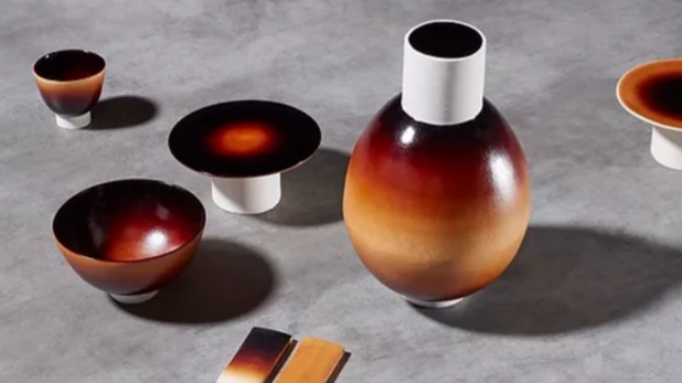 To introduce: Natural resin by artist Yoon Seok Hyeon who is based in Eindhoven, The Netherlands. The natural resin is called Ott for ceramics and tiles. Image by Ronald Smits.