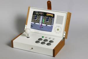 R-Kaid-R, SK4 is a folding portable that stores over 10.000 games