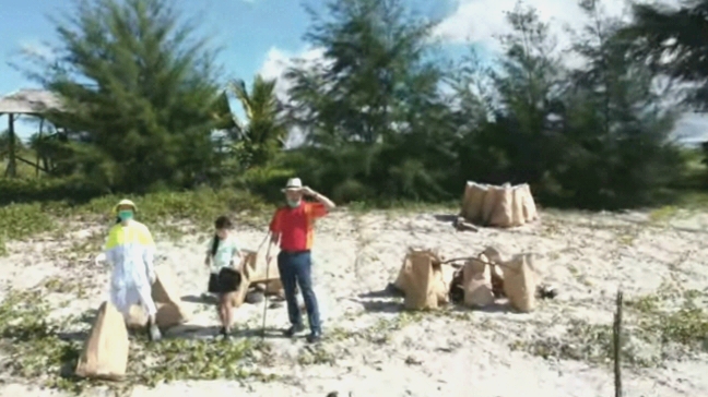 HengHiap Industries - beach cleaning. Image by HengHiap Industries.