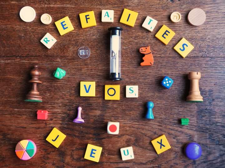 Refaites Vos Jeux by Antoine Galeé, a resident of Caen, France - who has initiatives to collect pieces of classic game boards in Coup 5 Pour 100 and resell them. Image by: Refaites Vos Jeux